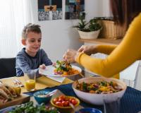 Tous nos conseils pour équilibrer chaque repas selon l’âge des enfants