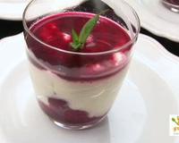 Le tiramisu aux fruits rouges : un dessert fruité et coloré aux fruits de saison ! Un tiramisu à personnaliser selon vos envies et vos goûts !