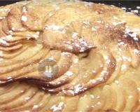Une tarte aux pommes si fine et si gourmande, qu'on a aucune raison de s'en priver ! Une tarte sans bord, sans artifice et fondante à souhait...