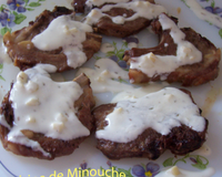 Côtelettes d'agneau en sauce à l'ail