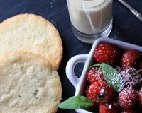 Quand l'été arrive, il faut profiter du frais et du délicieux parfum de la verveine dans les desserts.
