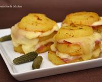 Il vous reste des pommes de terre et du fromage de la raclette de la veille ?
Ne les jetez pas ! Faites-en une entrée avec une petite salade par exemple, ou pour l'apéro…