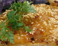 Filet de Pintade fermière des Landes grillé aux graines de sésame aux pommes vitelotte