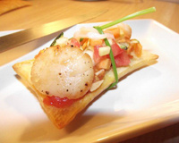 Feuileté Saint-Jacques sur légumes crus/cuits