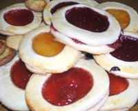 Délicieux sablés fourrés à la confiture qui font la joie de mes enfant à l'heure du goûter!