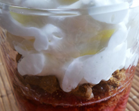 Verrine fraises, spéculoos et chantilly vanillée