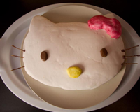 Gâteau Hello Kitty pour les anniversaires.