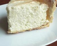 Une tarte à la rhubarbe légère, mousseuse et aérienne.