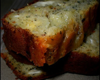 Cake moelleux au pesto de pistaches et au chèvre