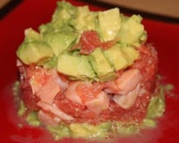 Tartare de saumon, avocat et pomelos
