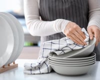 Vos torchons n'essuient rien ? L'astuce de grand-mère infaillible pour les rendre ultra-absorbants