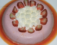 Bavarois aux fraises sans biscuit mais avec chantilly