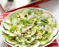 Trop chaud pour allumer le four : j'ai improvisé cette assiette aux courgettes crues et c'est devenu mon repas star de l'été
