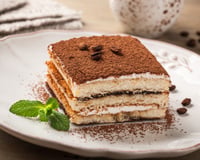 Voici le plus grand tiramisu du monde ! Record battu avec 50000 biscuits, 3000 oeufs et 100 chefs italiens pour le faire