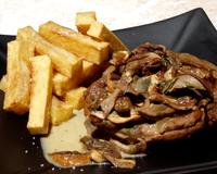 ''Cette recette me vient de ma belle maman: Annick. C'est une excellente cuisinière, on aime partager nos astuces et autres idées et ce plat est un de ses grands classique…