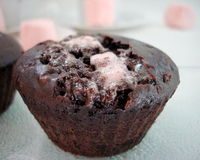 Qui dit que les chamallows sont réservés rien que pour les enfants! j'ai préparé des muffins à base de chocolat blanc et de chamallows, un vrai plaisir gourmand. D'ailleurs,…