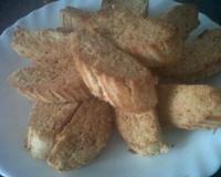 C'est un gâteau marocain, on l'appelle Fekkas. Il est délicieux avec du thé, du café et est souvent préparé pour la fête de l'Aïd. Il est parfumé et croquant.