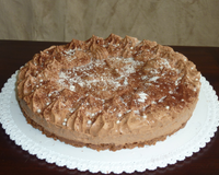 Mousse au chocolat au lait sur croustillant praliné