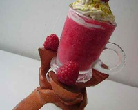 Verrines framboise-amandes à la crème de pistaches