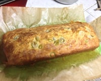 Cake aux olives et aux herbes