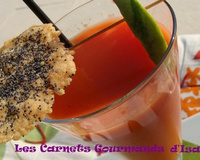Gaspacho à la pastèque et sa tuile au parmesan et pavot