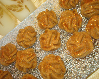 Rose des sables aux noisettes entières grillées et au miel