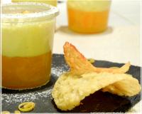 Mousse légère au citron sur lit d'agrumes pris en gelée dans leur jus, et tuile au citron croquante et acidulée.