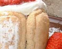 "Rapide et savoureux... Une façon gourmande de marier le tiramisu et la charlotte."