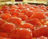Un délice ! Fraises sur lit de crème pâtissière et pâte brisée maison ...