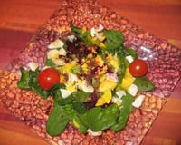 Salade de betterave crue aux jeunes pousses d'épinards