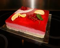 Entremet framboise sur mousse chocolat blanc