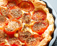 Tarte à la tomate : la recette de notre chef qui change avec une touche gourmande