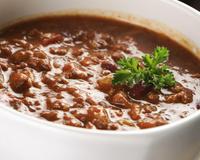 Une autre recette de chili avec beaucoup d'épices et du cacao amer qui relève le goût du boeuf.