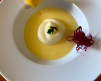 Velouté glacé de Riquette-Comcombre et son nuage citronné sucré