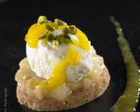 Un cheesecake aux saveurs de poires, mangue citron et vanille, un délice !
