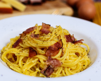 “Il est inacceptable de les trouver dans les rayons du Parlement européen” : un ministre italien s’insurge contre une sauce carbonara en pot