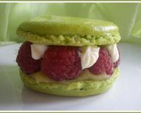 L'acidité du lemon, la douceur du chocolat blanc et la fraîcheur des framboises fraîches.