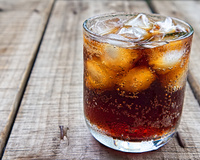 Le coca fait-il du bien en cas de gastro ? Le Dr Jimmy Mohamed tranche la question et propose une  alternative maison