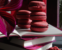 Macarons fourrés à la crème d'hibiscus