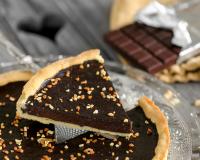 Tarte au chocolat : Christophe Michalak dévoile sa recette aussi généreuse que gourmande !