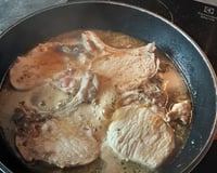 La côte de porc tendre et savoureuse