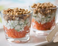 Tartare de Saumon, Cottage Cheese aux Herbes, Crumble à la Moutarde