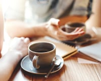 Un expresso à 99 centimes : le redoutable "Starbucks chinois" débarque à Marseille