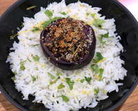 Oignons rouges farcis à l'agneau coriandre et citron