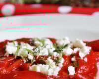 Salade de poivrons rouges à la fêta et aux herbes