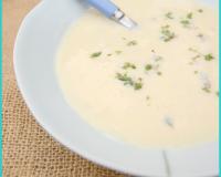 J'ai toujours aimé cette soupe rustique revigorante au début de l'automne. Ail, vinaigre et bouillon de volaille au jaune d'oeuf. C'est simple et bon comme…