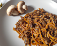 Spaghettis bolognaises aux protéines de soja et champignons