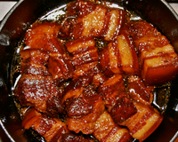 Le porc au caramel originaire du Vietnam, pays asiatique ravira tout le monde ! Très goûteux et très moelleux.