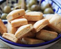 Petits sablés en format apéro pour retrouver le goût du soleil en une bouchée!