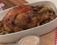 Chapon aux girolles, sauce foie gras